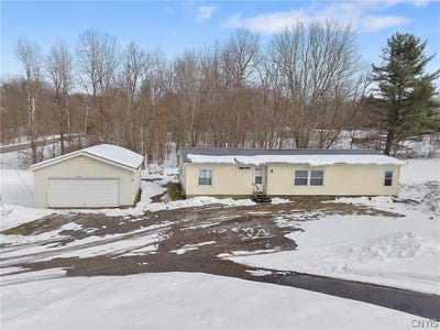 /international/us/799-rowlee-road-fulton-ny-110105957676/