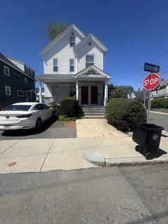 /international/us/48-spring-malden-ma-110107820484/