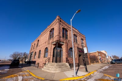 /international/us/101-n-main-ave-hartford-sd-110100985878/