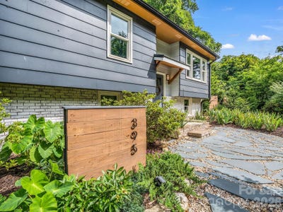/international/us/395-e-howard-street-tryon-nc-110108427692/