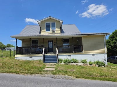 /international/us/107-larew-ave-beckley-wv-110108568357/