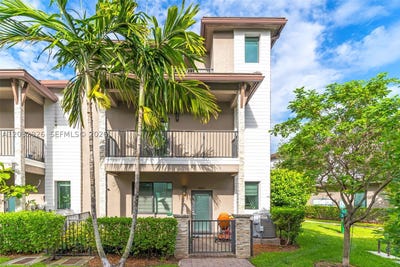 /international/us/4963-nw-83rd-path-doral-fl-110108631812/