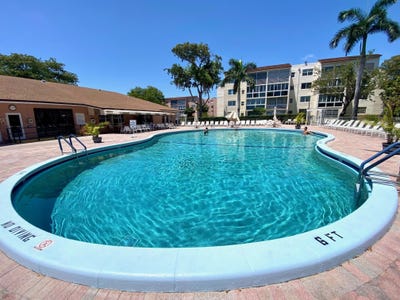 /international/us/2841-somerset-drive-lauderdale-lakes-fl-110098296105/?lang=en