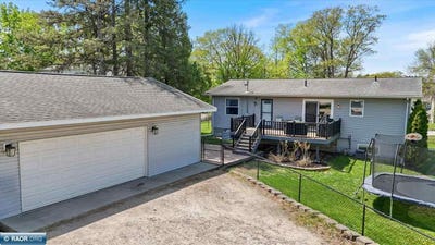 /international/us/404-hartley-street-coleraine-mn-110108423420/