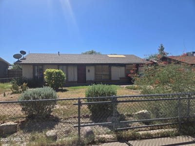 /international/us/8839-w-campbell-avenue-phoenix-az-110120124664/