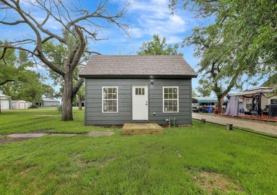 /international/us/414-w-high-st-leon-ks-110101074715/