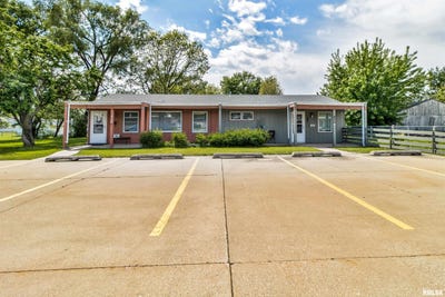 /international/us/430-n-henderson-street-galesburg-il-110107958260/