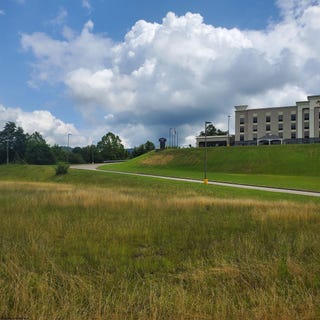 /international/us/plantation-drive-elkins-wv-110101047310/