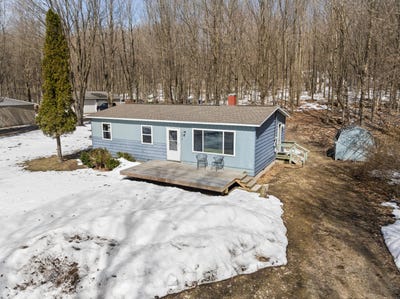 /international/us/6856-river-street-benzonia-mi-110106848725/