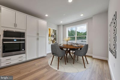 /international/us/1609-fellowship-square-reston-va-110098256492/