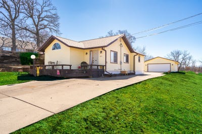 /international/us/213-n-15th-avenue-w-newton-ia-110106281230/