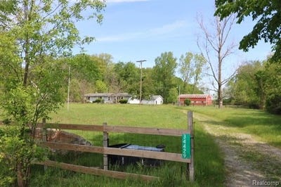 /international/us/34429-33-mile-road-richmond-twp-mi-110108999203/