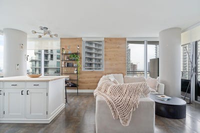 /international/us/92-sw-3rd-street-miami-fl-110095383828/