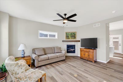 /international/us/2890-wild-goose-way-stoughton-wi-110107879514/