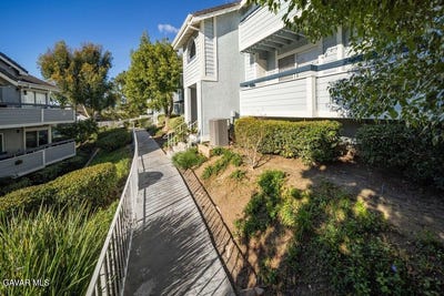 /international/us/20345-rue-crevier-santa-clarita-ca-110104600758/