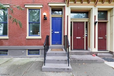 /international/us/109-centre-st-trenton-city-nj-110099575891/