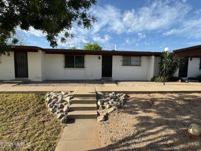 /international/us/7477-e-desert-spring-drive-tucson-az-110107417807/
