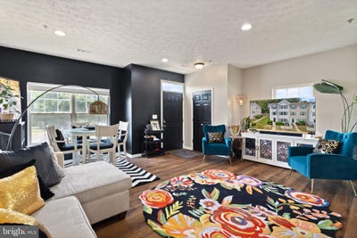 /international/us/8049-brookstone-court-severn-md-110109187062/