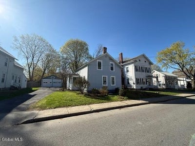 /international/us/24-orville-street-glens-falls-ny-110107668280/