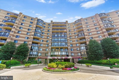 /international/us/8360-greensboro-drive-mclean-va-110100462953/