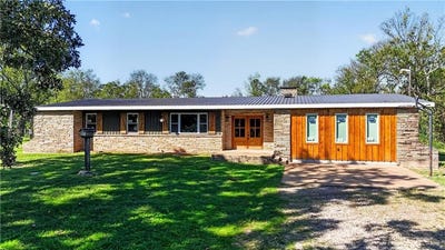 /international/us/117-riverview-drive-oswego-ks-110120483220/