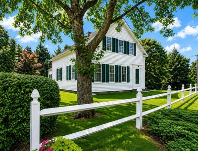 /international/us/370-main-street-south-dennis-ma-110108439026/