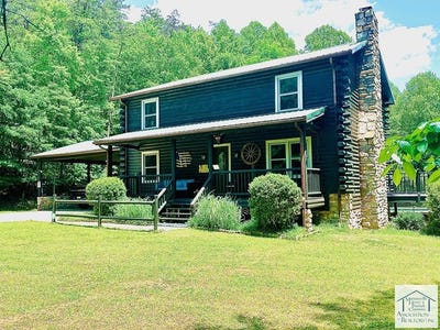 /international/us/3920-blackberry-rd-bassett-va-110108544780/
