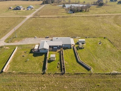 /international/us/142-zimmerhanzel-rd-flatonia-tx-110106229603/