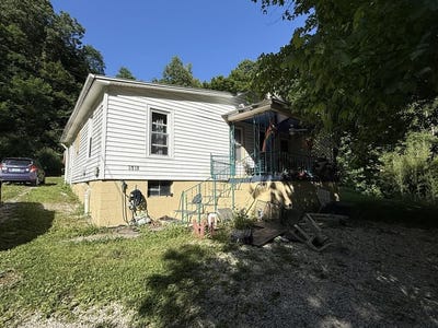 /international/us/3138-caney-fork-rd-martin-ky-110108847643/