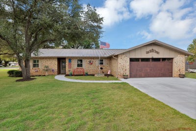 /international/us/4101-newport-bay-court-granbury-tx-110120086365/