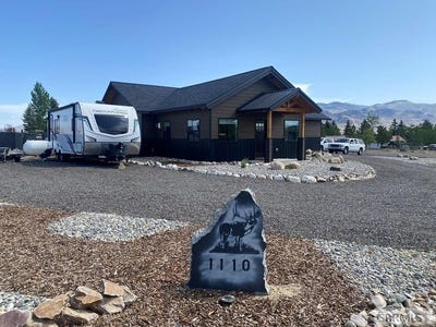 /international/us/1110-apex-lane-challis-id-110100347582/