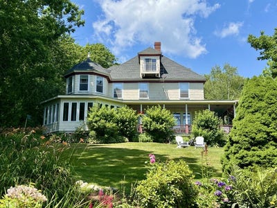 /international/us/33-sea-view-drive-lincolnville-me-110101257038/?lang=en