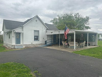 /international/us/1018-w-1st-street-bicknell-in-110107465405/