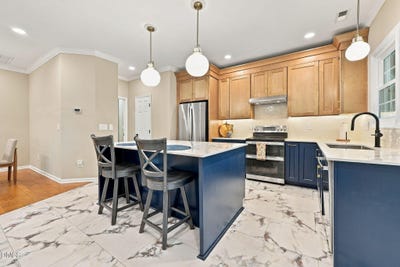 /international/us/104-lake-tillery-drive-cary-nc-110110325160/