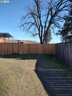 /international/us/3032-kinney-loop-eugene-or-110090782735/?lang=id