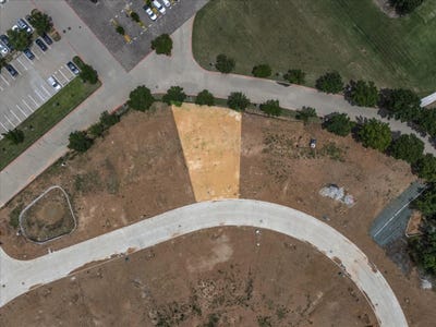 /international/us/2300-otter-lane-westlake-tx-110108588130/
