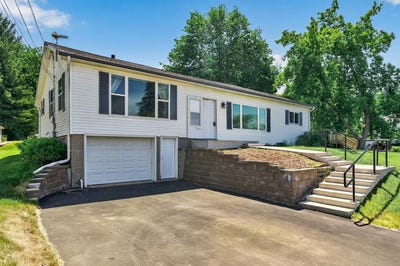 /international/us/30325-elm-street-lindstrom-mn-110108572748/