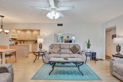 /international/us/3561-tall-pine-way-greenacres-fl-110099714623/?lang=en