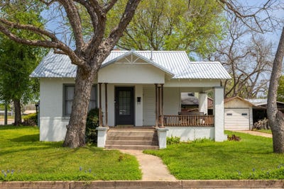 /international/us/258-n-water-st-la-grange-tx-110108202475/