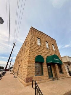 /international/us/300-n-us-highway-281-st-marble-falls-tx-110104574044/