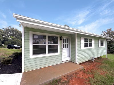 /international/us/225-w-orange-street-hillsborough-nc-110094520418/