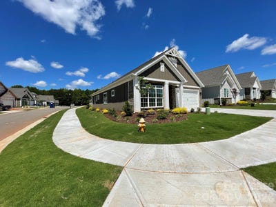 /international/us/4625-kobus-court-sherrills-ford-nc-110106260169/