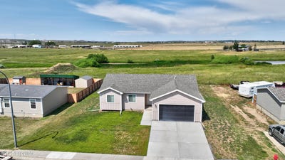 /international/us/2400-daybreak-dr-gillette-wy-110101348991/