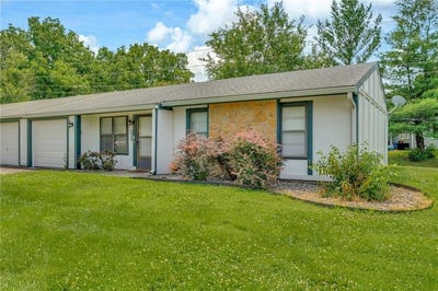 /international/us/3233-glacier-drive-lawrence-ks-110108879488/