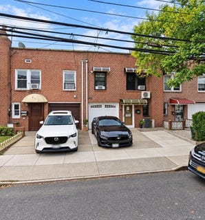 /international/us/9122-sutter-avenue-ozone-park-ny-110110208089/