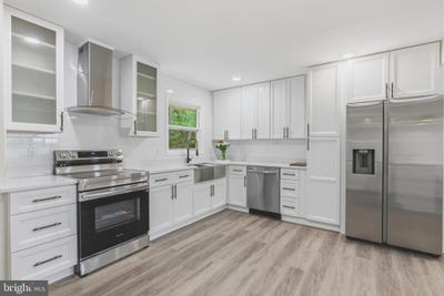/international/us/210-s-shenandoah-avenue-front-royal-va-110108074397/