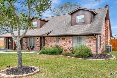 /international/us/1203-s-2nd-street-ganado-tx-110120466894/