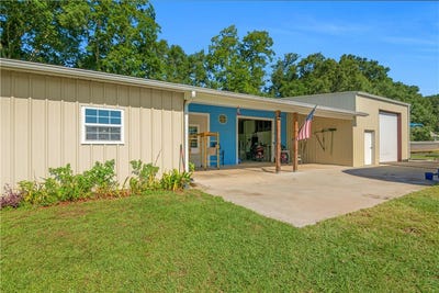/international/us/3202-wards-church-road-blackshear-ga-110101066567/