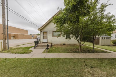 /international/us/306-n-schiller-ellinwood-ks-110108399075/