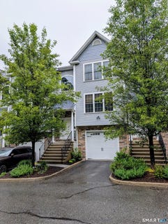 /international/us/15-old-oak-drive-brookfield-ct-110108297601/